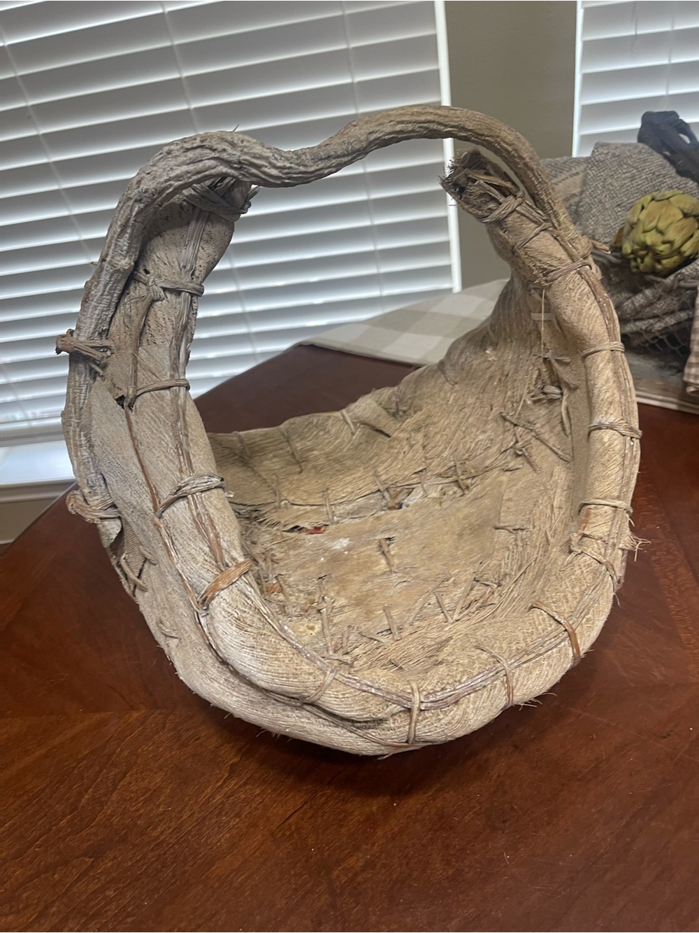 Vintage HUSK Fiber Handmade PalmLeaf Basket Rustic Woven Primitive Large - Picture 9 of 10